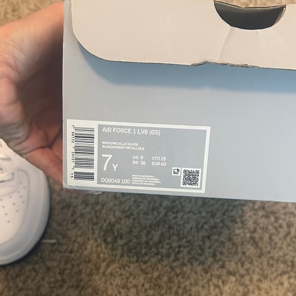 Nike Air Force 1 White and Navy with Silver Swoosh - Picture 6 of 6